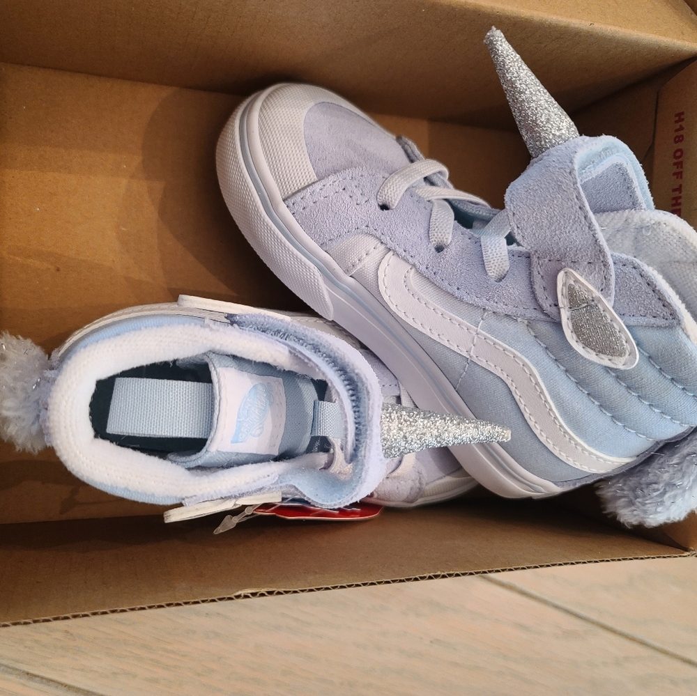 Blue Unicorn Vans New. No smoking home. New in box